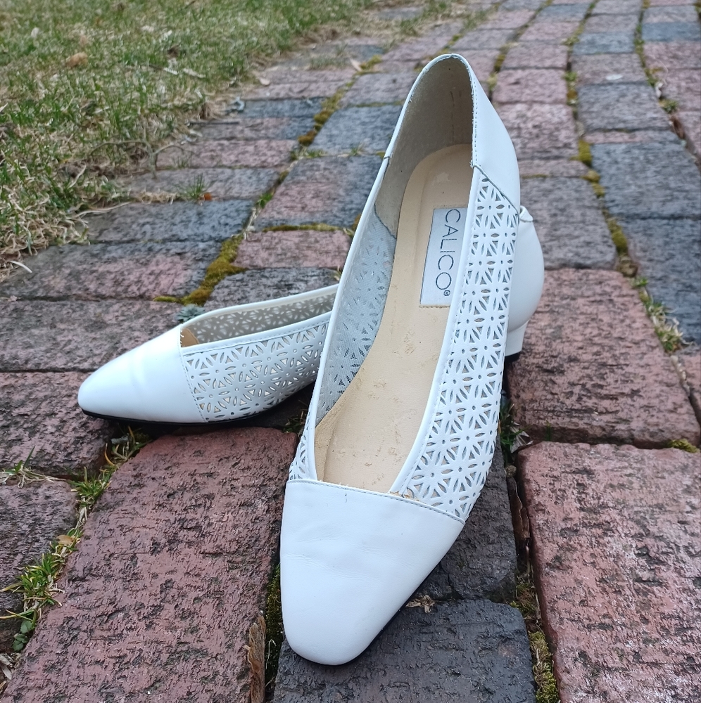 Vintage White Flats